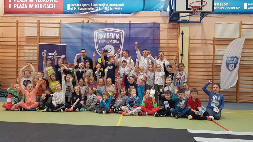 Akademia rowerowa uczy wychowuje i promuje bezpieczeństwo