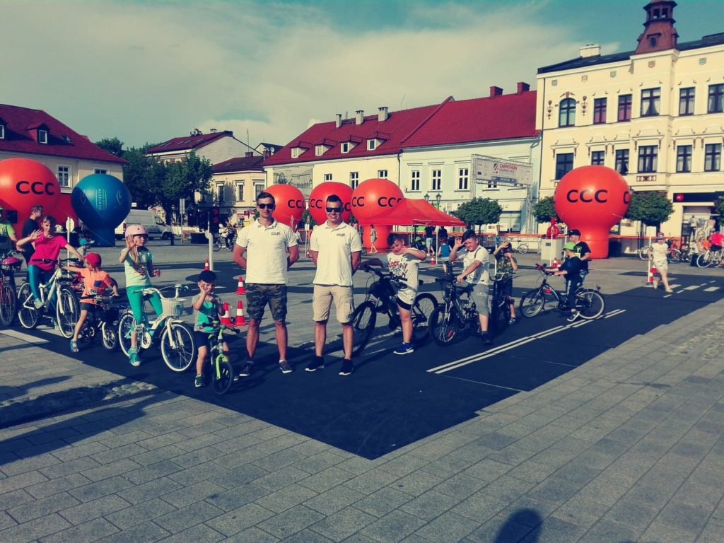 Miasteczko rowerowe dla rowerzystów to edukacyjna atrakcje plenerowa wspierająca bezpieczeństwo